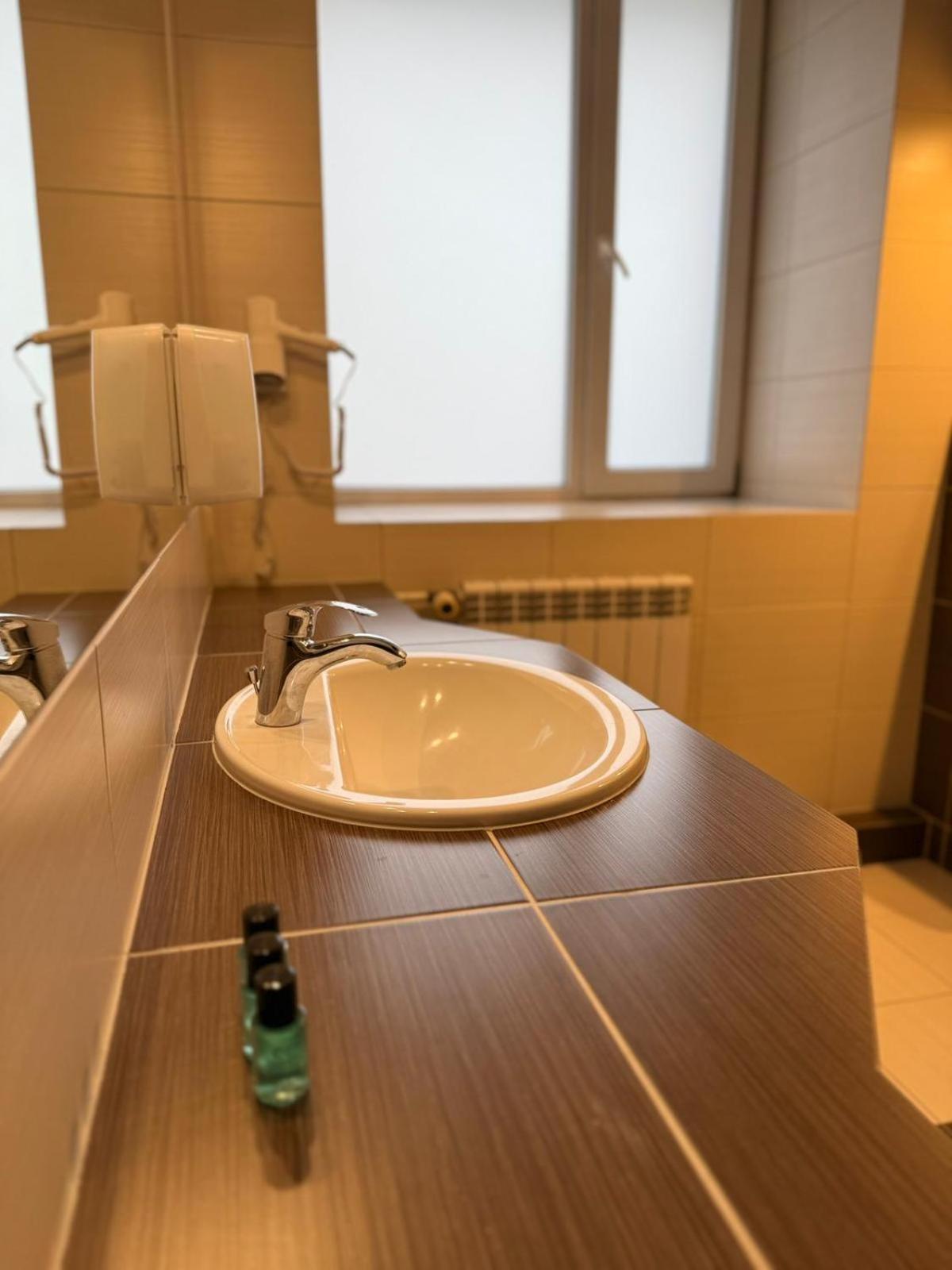 ראדום Hotel Tm מראה חיצוני תמונה
