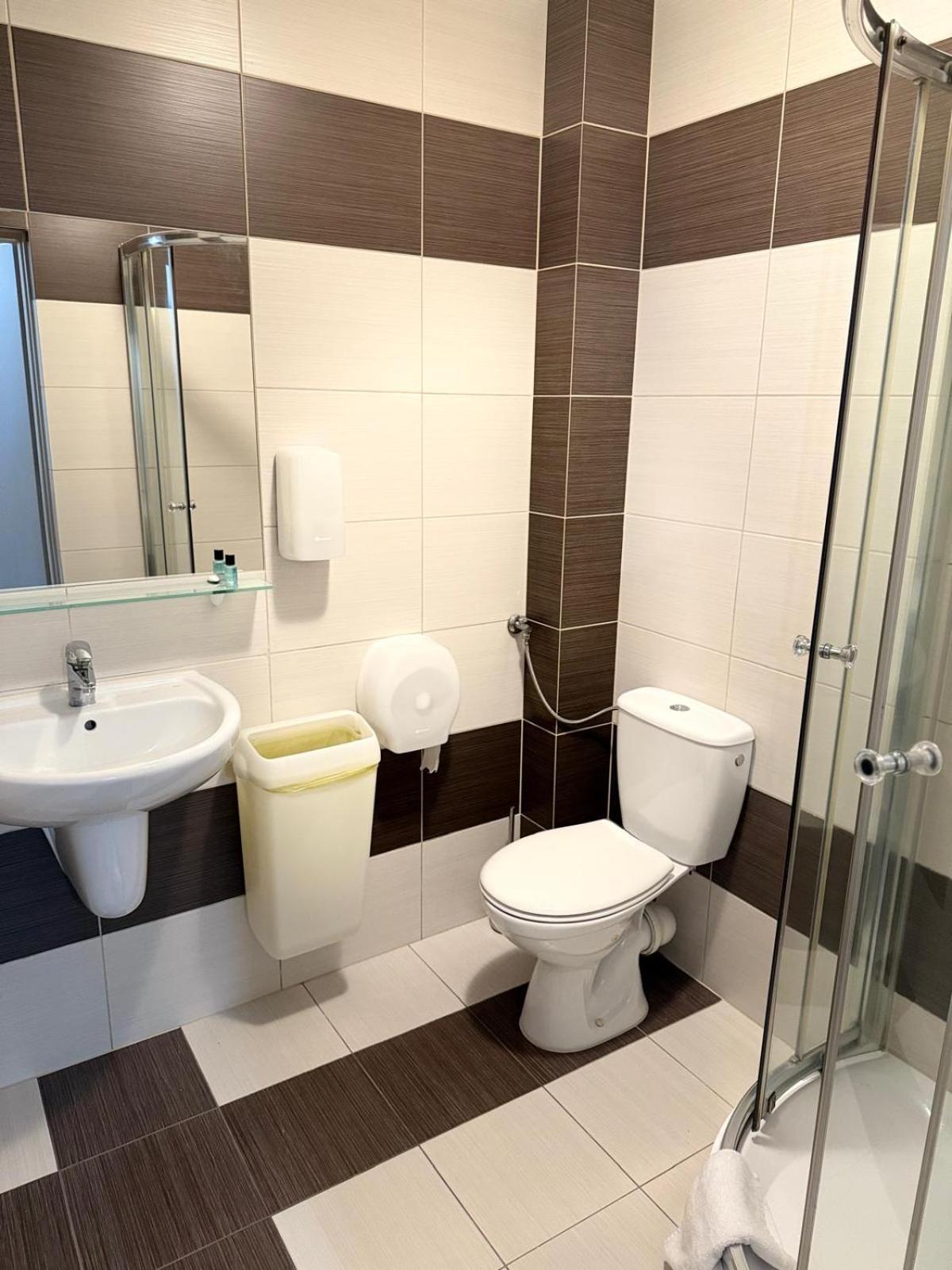 ראדום Hotel Tm מראה חיצוני תמונה